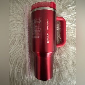 Stanley X Starbucks holiday red 40oz